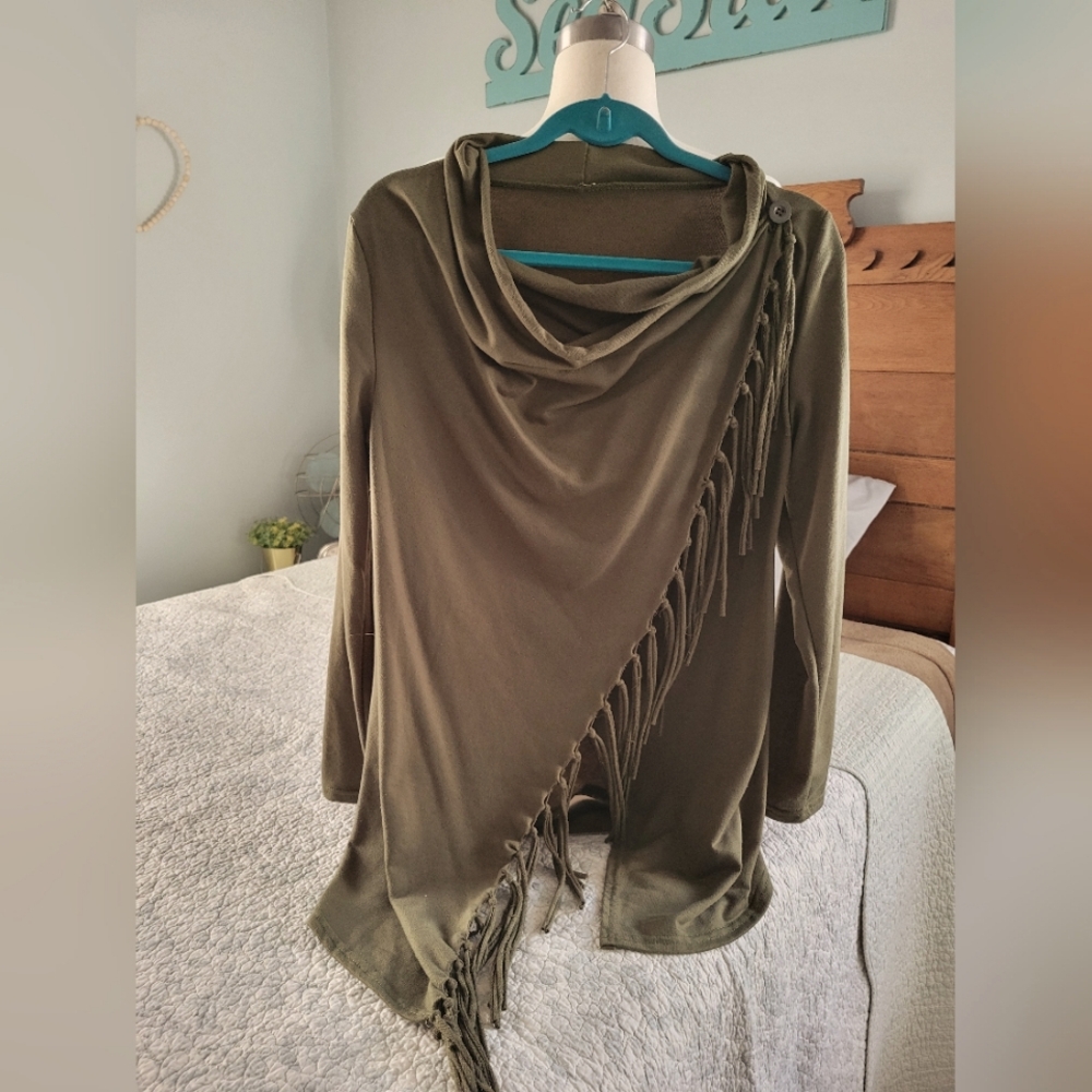 Olive Green knotted fringe Long sleeve cardigan-shirt. Medium
